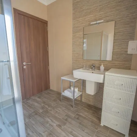 Apartmán Stylish, Modern & Spacious 1br Close To Salina Bay - Bugibba