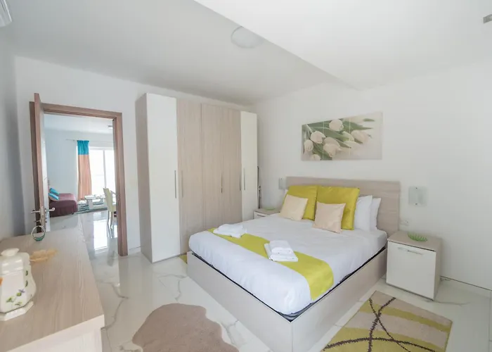 Stylish, Modern & Spacious 1br Close To Salina Bay - Bugibba Appartement *