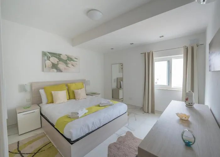 Stylish, Modern & Spacious 1br Close To Salina Bay - Bugibba Daire *