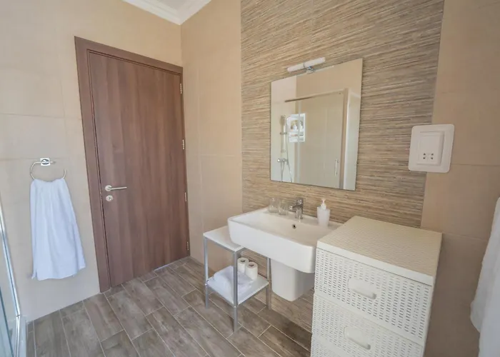 Stylish, Modern & Spacious 1br Close To Salina Bay - Bugibba Daire St. Paul's Bay